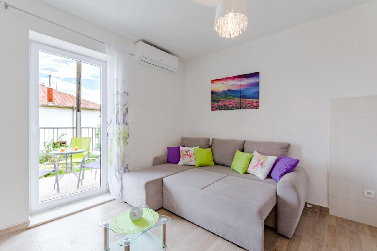 Apartment Anamaris Solin Buitenkant foto