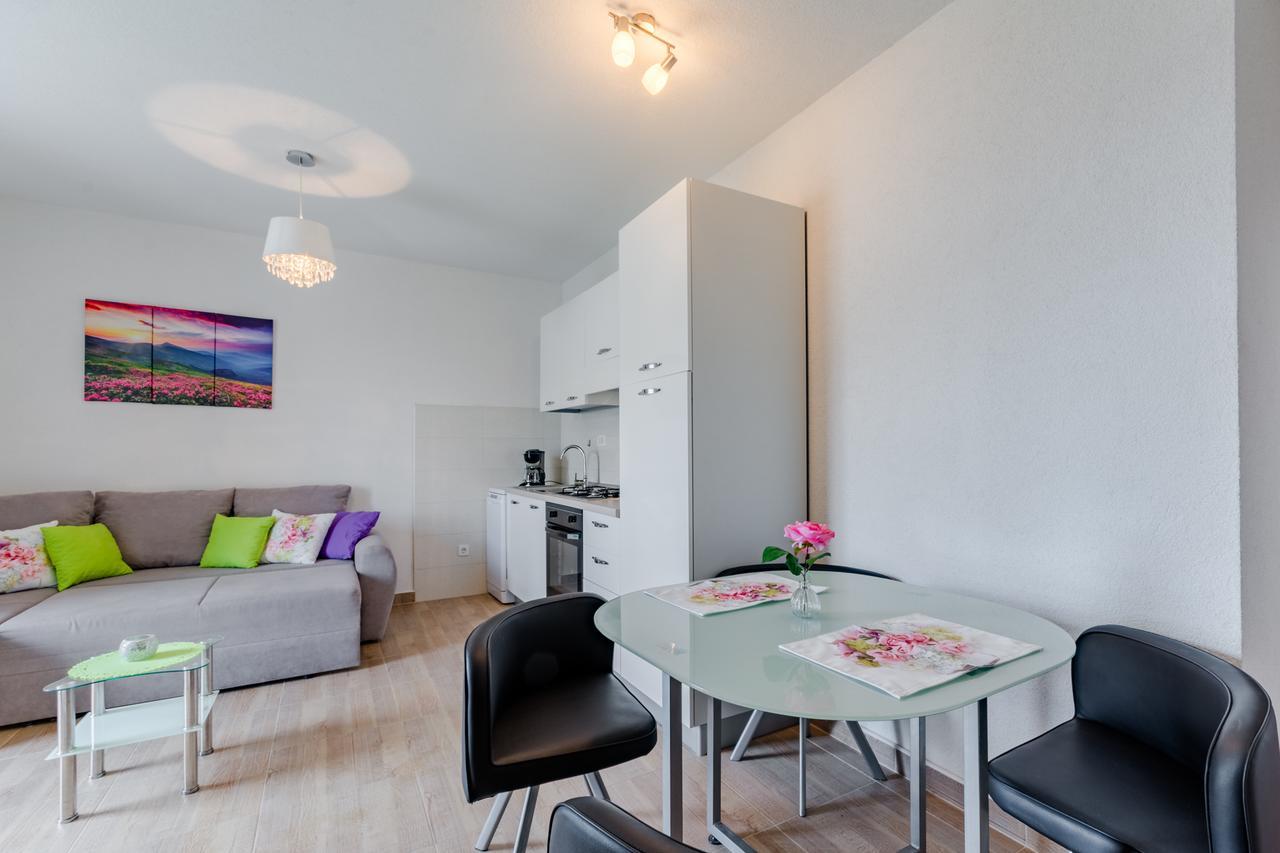Apartment Anamaris Solin Buitenkant foto